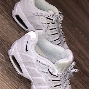 White Nike Air Max 95 Women’s Size 6